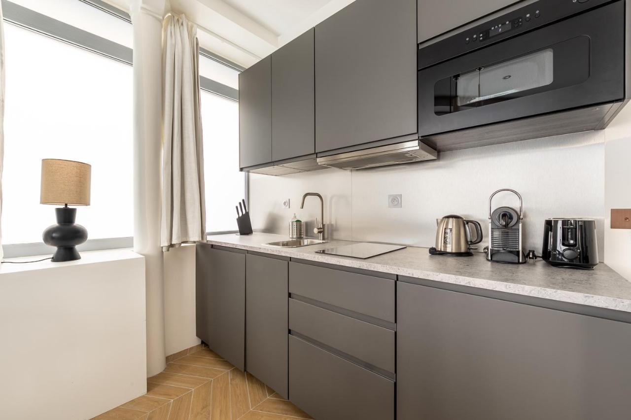 Lovely Apartment Close To Eiffel Tower Paris Exteriör bild